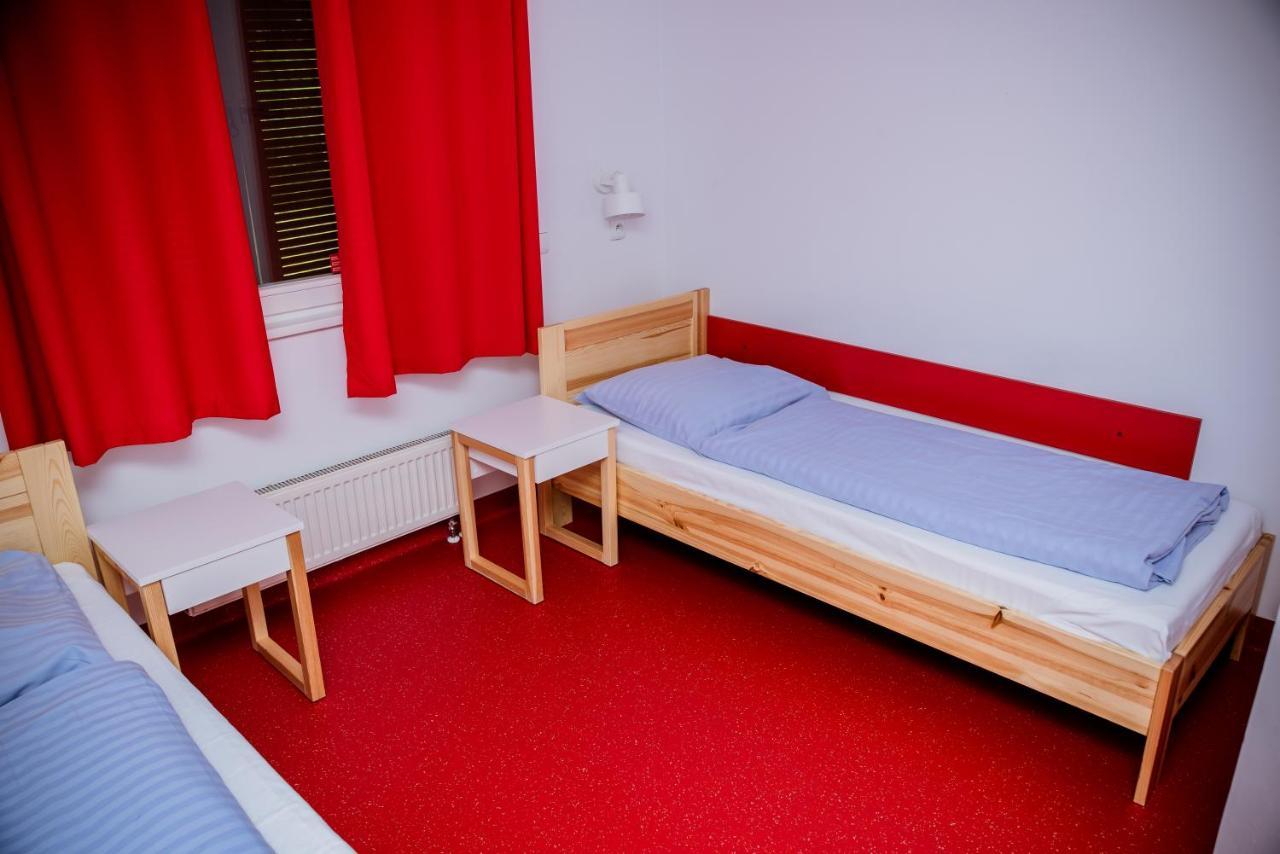 Miedzynarodowy Dom Spotkan Mlodziezy W Oswiecimiu Экстерьер фото